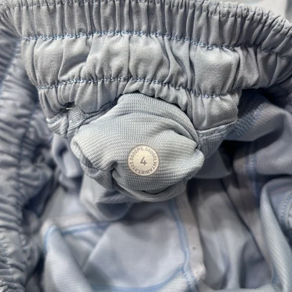 Lululemon Hotty Hot Short 4" Daydream Light Blue Women’s Size 4 - Picture 9 of 12